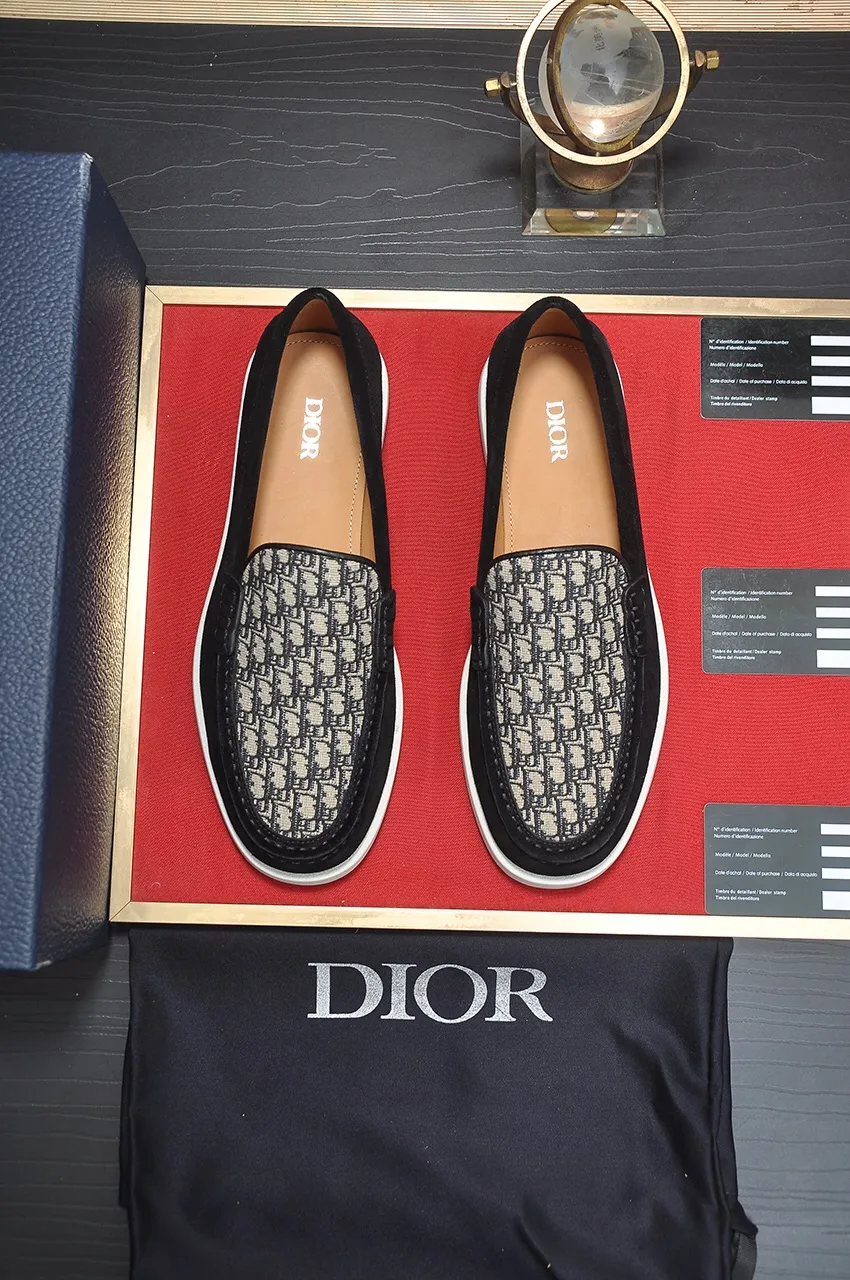 Men's shoes 💰520💶 [Dior] high-end goods Niuli original order quality Dior —🆘. Dior original order purchasing, high-end leather shoes, fabric: imported cowhide from Italy ➕ water-dyed cowhide/cowhide lining ➕ special original outsole, fine workmanship, real-life shooting 🎬 size: 38-45 (customized at 45)